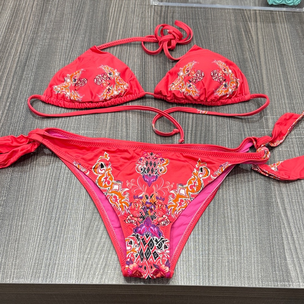 Save The Queen Vibrant Red and Pink Bikini